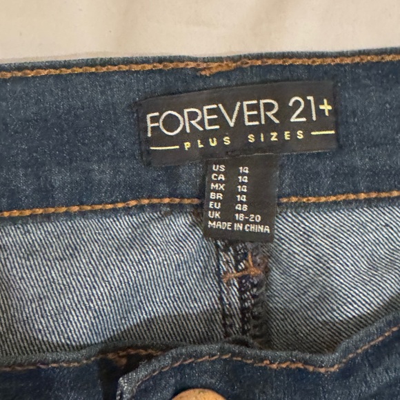 Classic blue skinny jeans (real pockets!) - Picture 2 of 3